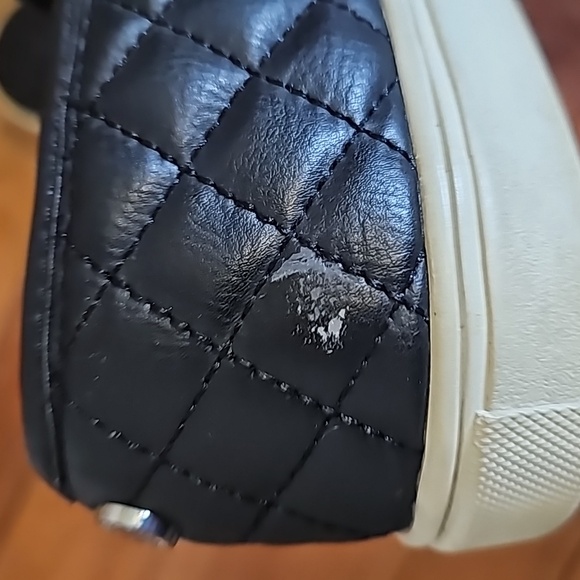 Steve Madden quilted size 10 shoes. Used condition but overall still great! - Picture 9 of 10